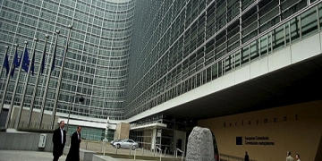epa00970798 View European Commission headquarters in Brussels,Thursday 29 March 2007. Belgian prosecutors on Wednesday said they have arrested three Italian suspects, including a European Union official, in a multi-million real estate corruption probe. The three men, all residents in the Belgian capital, are suspected
of defrauding European taxpayers of several million euros over more
than 10 years, the Belgian chief prosecutor told reporters. A civil servant working for the European Commission has been arrested, prosecutors said. Also arrested were an aide to a member of the European Parliament and the director of real estate companies  EPA/OLIVIER HOSLET