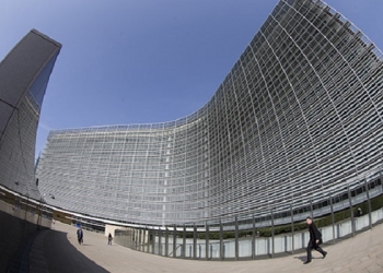 epa05875104 A fisheye lens photograph of the European Commission headquarters building, Berlaymont, in the European district, in Brussels, Belgium 28 March 2017.  EPA/OLIVIER HOSLET