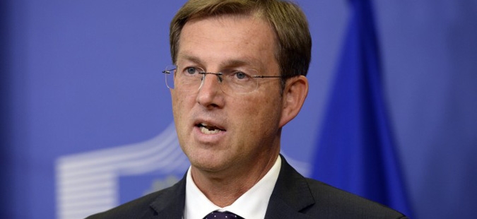 Slovenian Prime Minister Miro Cerar talks to the media during a special migrants meeting held at the European Union Commission headquarters in Brussels, October 25, 2015.  AFP Photo / Thierry Charlier        (Photo credit should read THIERRY CHARLIER/AFP/Getty Images)