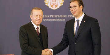epa06256099 Turkish President Recep Tayyip Erdogan (L) and Serbian President Aleksandar Vucic (R) shake hands before their meeting in Belgrade, Serbia, 10 October 2017. Economic ties, tourism and major infrastructure projects will be the main focus during Erdogan's two day visit to Serbia.  EPA-EFE/ANDREJ CUKIC