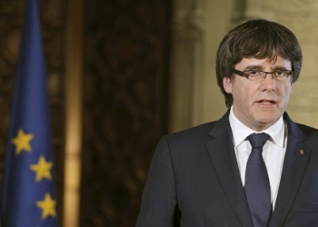 epa06281091 A handout photo made available by the Generalitat de Catalunya of Catalonian President Carles Puigdemont giving a statement in Barcelona, Spain, after the Extraordinary Cabinet Meeting, 21 October 2017. Spanish Prime Minister, Mariano Rajoy, explained the implementation of Article 155 of the Spanish Constitution and said the central Government will asume the competence to disolve the Catalan regional Parliament in order to call for elections in Catalonia. The Article 155 of Spain's constitution, allows the government to impose direct rule in a crisis on any of the country's semi-autonomous regions.  EPA-EFE/RUBEN MORENO GARCIA / GENERALITAT DE CATALUNYA / HANDOUT  HANDOUT EDITORIAL USE ONLY/NO SALES