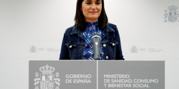 epa07013178 Spanish Health Consumption and Social Welfare Minister Carmen Monton attends a press conference at the Ministry headquarters in Madrid, Spain, 11 September 2018. Monton announced her resignation after alleged irregularities in her Masters Degree back in 2011 at the Rey Juan Carlos University in Madrid.  EPA-EFE/JUANJO MARTIN