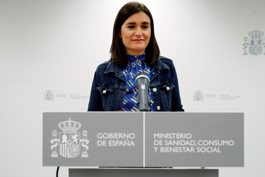 epa07013178 Spanish Health Consumption and Social Welfare Minister Carmen Monton attends a press conference at the Ministry headquarters in Madrid, Spain, 11 September 2018. Monton announced her resignation after alleged irregularities in her Masters Degree back in 2011 at the Rey Juan Carlos University in Madrid.  EPA-EFE/JUANJO MARTIN