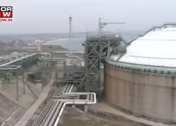 Фото: Руска нафтена инсталација. Скриншот од видео на MIRROR NOW