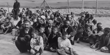 Romani prisoners at Belzec labor camp.jpg
Source> Wikimedia commons