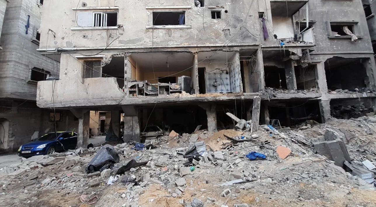 Во текот на изминатата ноќ во израелските воздушни напади низ Газа загинаа над триесет Палестинци