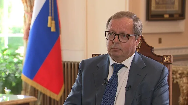 Рускиот амбасадор во Британија повикан на разговор поради „злонамерни активности“