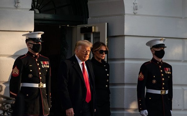 Доналд Трамп и неговата сопруга Меланија Трамп ја напуштија Белата куќа рано изутрината на 20 јануари