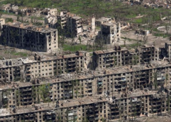 Уништени згради како резултат на интензивни борби, среде руската инвазија, во Бахмут, Украина,15 јуни 2023 година (Foto: Reuters)