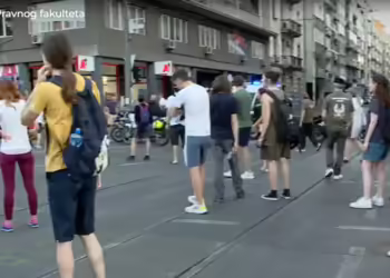 Blokada pred Praven fakultet vo Belgrad/ Foto> screenshot N1
