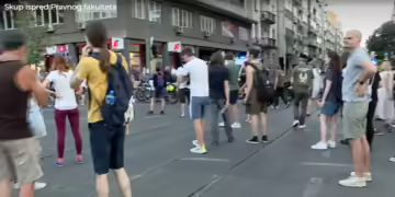 Blokada pred Praven fakultet vo Belgrad/ Foto> screenshot N1