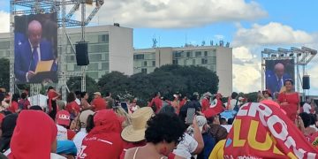 Стотици илјади поддржувачи на Лула да Силва пристигнаа на неговата претседателска инаугурација, 1 јануари 2023 година (Wikimedia Commons)
