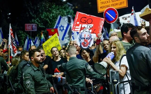 Израелскиот Висок суд го одложи спроведувањето на законот со кој се отежнува импичментот против премиерот Нетанјаху