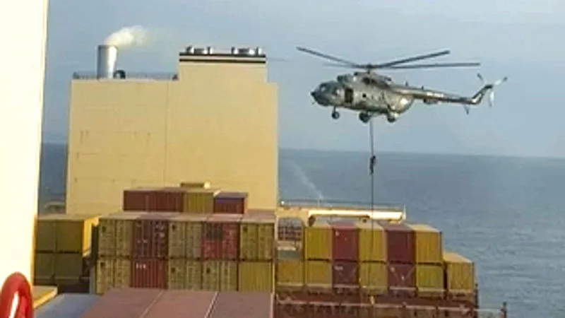 Ирански командоси се спуштија од хеликоптер и запленија брод „поврзан со Израел“