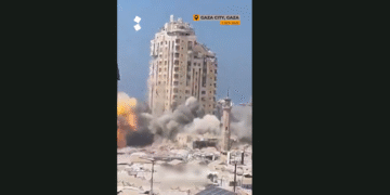 Israel destroys high rise building in Gaza
Source> screenshot Al Jazeera