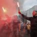 Фото: Иницијативна група од демонстрантите се обиде да влезе во зградата на парламентот, по што дојде до тепачка, а полицијата употреби солзавец/Фото: ЕПА/SERGEY DOLZHENKO