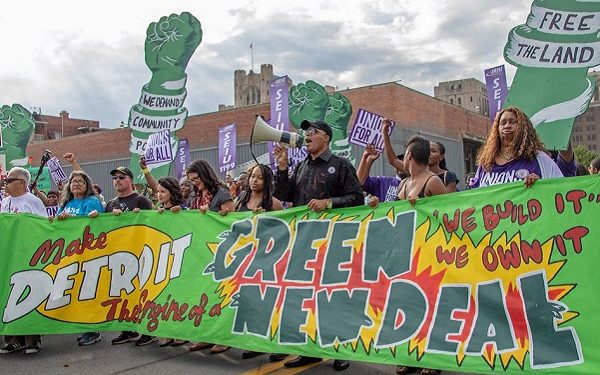 Green New Deal demo, Detroit, 31 July 2019 | Becker1999 from Grove City, OH, CC BY 2.0, via Wikimedia Commons