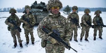 НАТО ќе распореди сили во Источна Европа, како одговор на руските воени закани против Украина