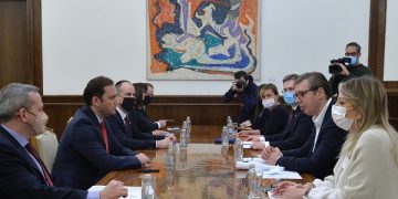 Beograd, 18. februara 2021 - Predsednik Republike Srbije Aleksandar Vucic sastao se sa ministrom spoljnih poslova Republike Severne Makedonije Bujarom Osmanijem. FOTO TANJUG/ ZORAN ZESTIC/bs