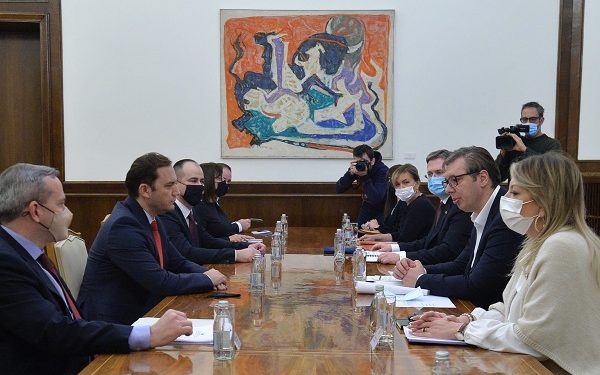 Beograd, 18. februara 2021 - Predsednik Republike Srbije Aleksandar Vucic sastao se sa ministrom spoljnih poslova Republike Severne Makedonije Bujarom Osmanijem. FOTO TANJUG/ ZORAN ZESTIC/bs