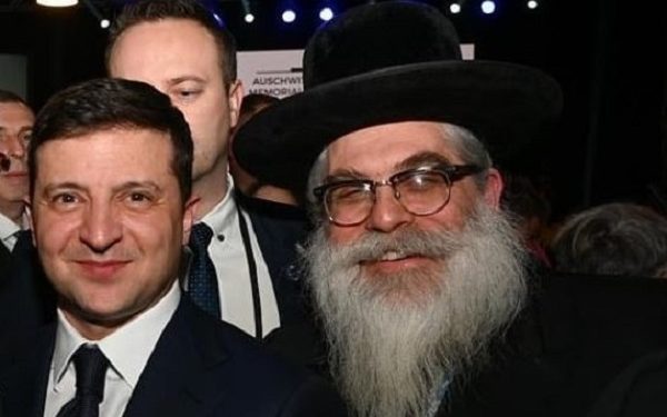 Фото: Главниот рабин на Украина, Јаков Дов Блих со украинскиот претседател Володимир Зеленски Фотографија објавена на Твитер од рабинот Блајх.