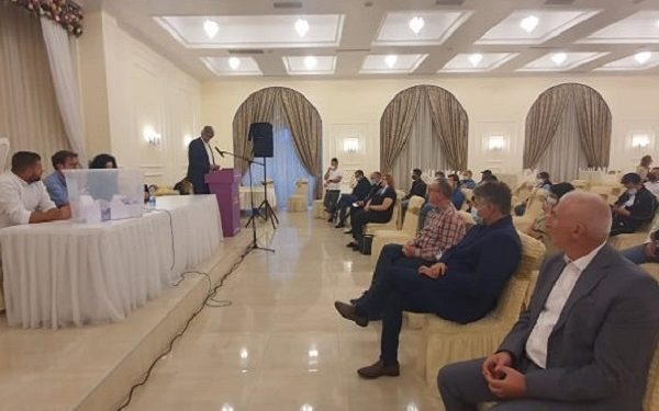 Зиадин Села на собрание на тетовскиот огранок на АА, извор: ФБ страница на Алијанса за Албанците