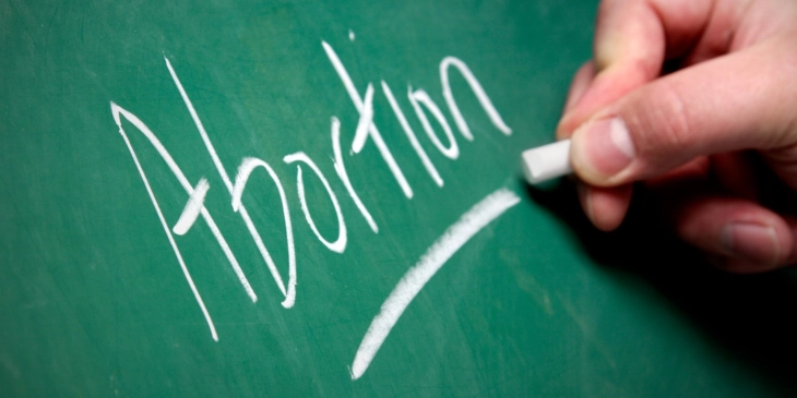 Францускиот Сенат одобри абортусот да стане уставно право