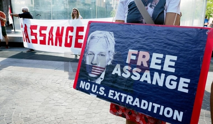 Британскиот суд ја прифати жалбата на Џулијан Асанж, одложена е екстрадицијата во САД