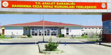 ЗАД ПРИЈАТНАТА НАДВОРЕШНОСТ СЕ КРИЈАТ ТЕШКИ УСЛОВИ: Затворот во Бандирма, Баликесир, Турција