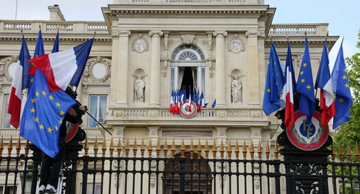 Француската Влада го претстави нацрт-законот за асистирана смрт