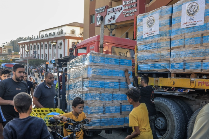 Британска помош со 2,000 тони храна пристигна во Појасот Газа
