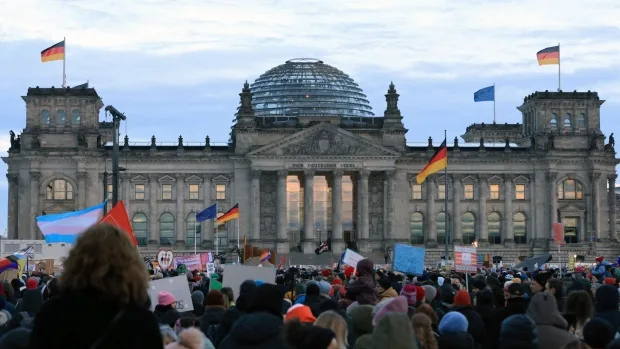 Половина милион луѓе протестираа против екстремната десница во Германија
