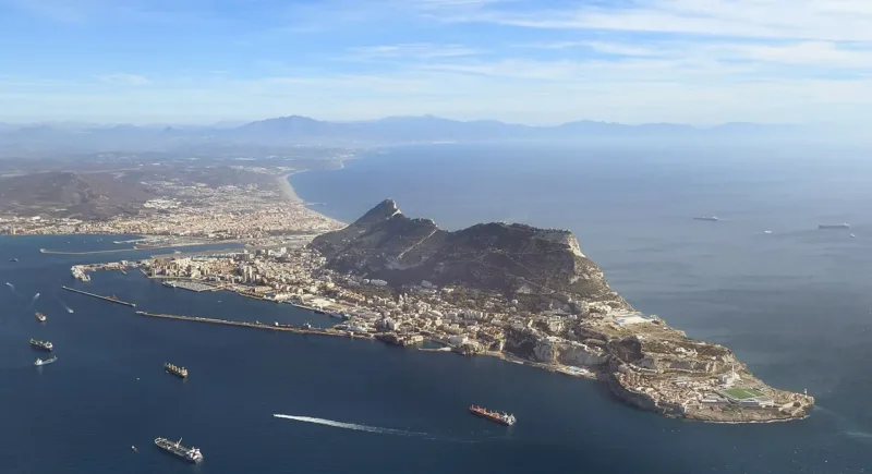 Велика Британија и Шпанија разговараат за иднината на Гибралтар