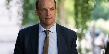 epa07747742 Britain's Foreign Secretary Dominic Raab arrives in Downing Street in Central London, Britain, 29 July 2019. Raab attends a meeting of ministers on a possible 'no deal Brexit' by 31 October.  EPA-EFE/WILL OLIVER