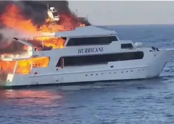 Тројца британски туристи се исчезнати, а 12 се спасени откако денеска се запали моторен брод во близина на египетскиот брег на Црвеното Море/Фото:Притскрин Твитер