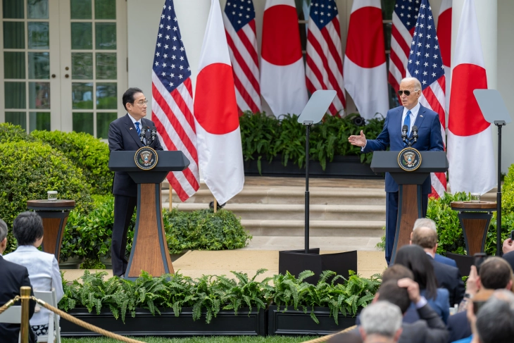 Бајден и Кишида најавија зајакнување на воената соработка меѓу САД и Јапонија