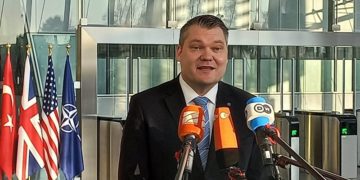 Финскиот министер за одбрана, Мико Савола (фото: Џ. Д. / Цивил)