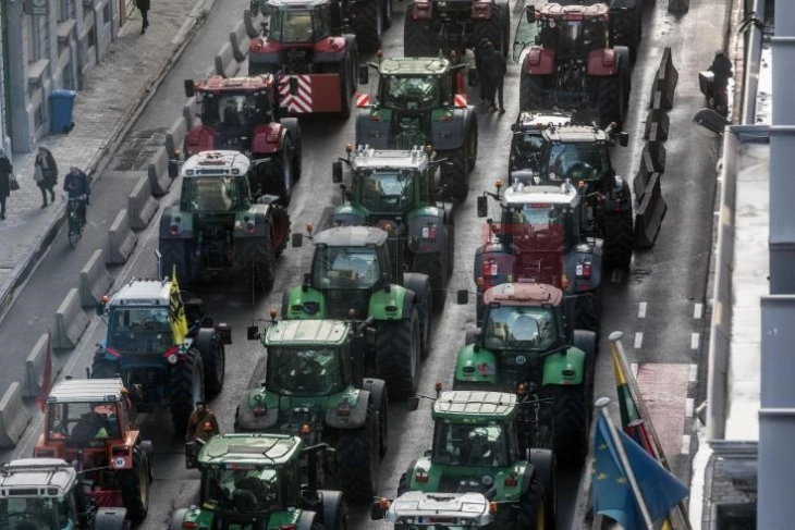 „Европскиот кварт“ на Брисел под опсада на незадоволните земјоделци