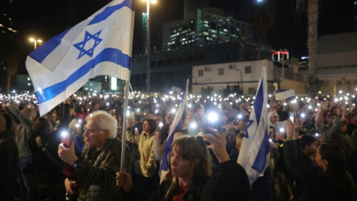 Протести во Тел Авив откако армијата призна дека по грешка убила тројца заложници