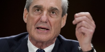 Federal Bureau of Investigation (FBI) Director Robert Mueller testifies before the US Senate Judiciary Committee on oversight during a hearing on Capitol Hill in Washington, DC, June 19, 2013. AFP PHOTO / Saul LOEB        (Photo credit should read SAUL LOEB/AFP/Getty Images)