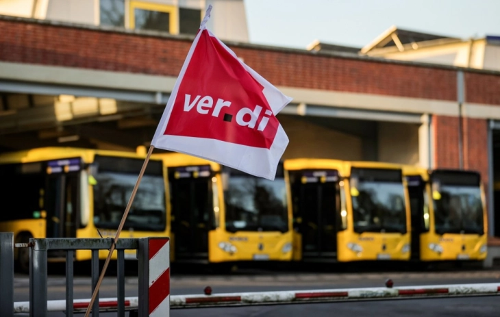 Во прекин јавниот превоз ширум Германија
