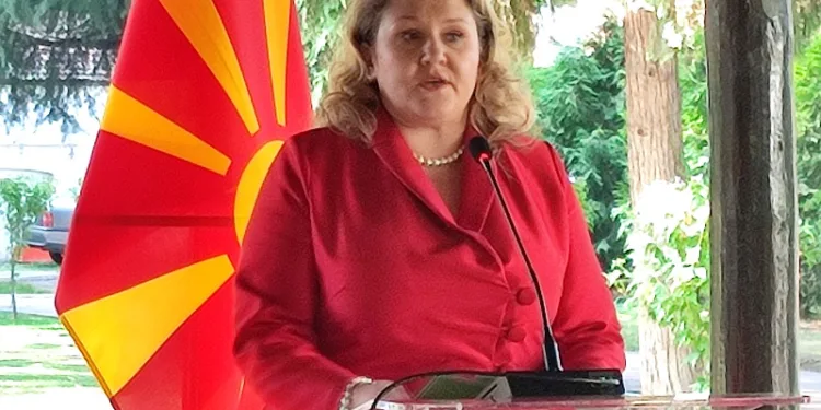 Славјанка Петровска, министерка за одбрана (Фото: ЦИВИЛ)