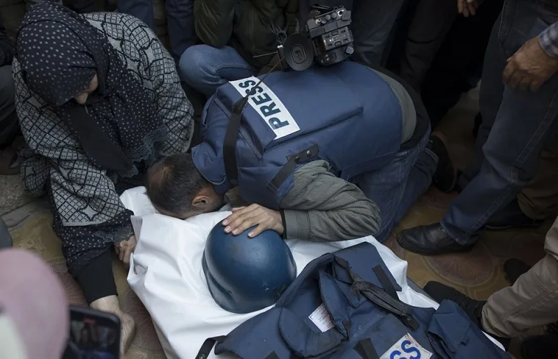 ИФЈ ќе го тужи Израел доколку не престане со нападите врз новинарите во Газа