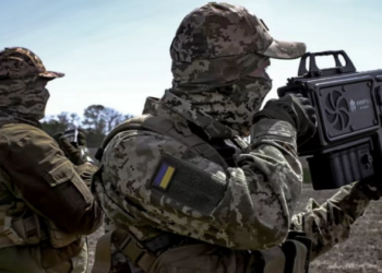Украински војници користатанти-дрон пушки. ФОТО: Аrmy inform