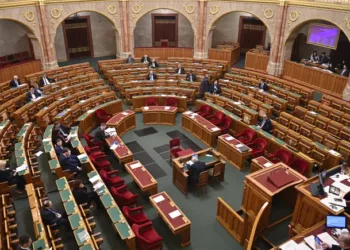 Унгарски парламент фото/ Еуроњус
