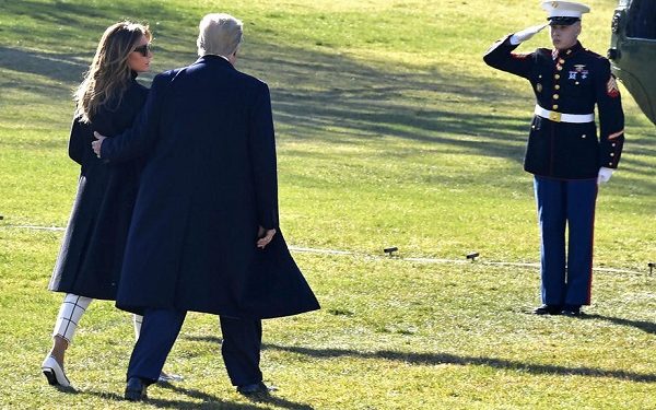 epa08241089 US President Donald J. Trump (2-L) and First Lady Melania Trump (L) walk to Marine One as they depart the White House for a trip to India, in Washington, DC, USA, 23 February 2020. Trump is reciprocating for a visit by India's Prime Minister Narendra Modi to the US last year.  EPA-EFE/MIKE THEILER / POOL