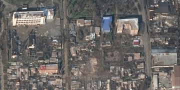 epa09813091 A handout satellite image made available by Maxar Technologies shows destroyed buildings and homes in Mariupol, Ukraine, 09 March 2022. Extensive damage is noted to the civilian infrastructure in and around the city, including residential homes, high-rise apartment buildings, grocery stores and shopping centers, Maxar says.  EPA-EFE/MAXAR TECHNOLOGIES HANDOUT -- MANDATORY CREDIT: SATELLITE IMAGE 2022 MAXAR TECHNOLOGIES -- THE WATERMARK MAY NOT BE REMOVED/CROPPED -- HANDOUT EDITORIAL USE ONLY/NO SALES