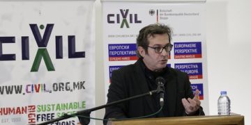 Џабир Дерала, ЦИВИЛ, на конференцијата „Перспективи 2022“ на тема „Едно општество за сите - сегашност и перспективи“, 15 декември 2021 (фото: Д. Муратов / ЦИВИЛ)