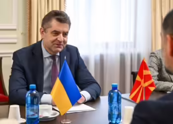 Заменик министерот за надворешни работи на Украина, Евген Перебијнис, на средба со министерот за европски прашања на Република Северна Македонија, Орхан Муртезани, Скопје, 18 јануари 2025